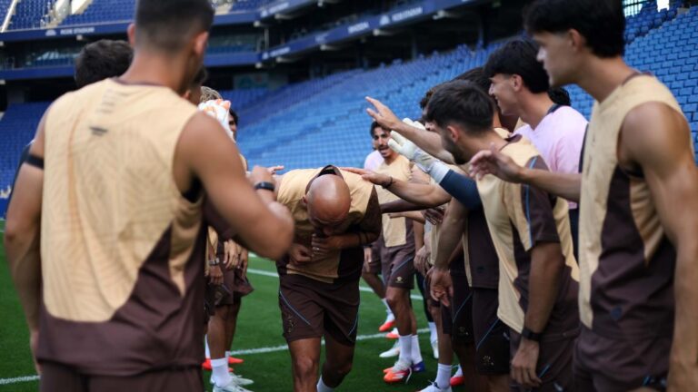 Vanja Drkusic entrena por primera vez en el RCDE Stadium