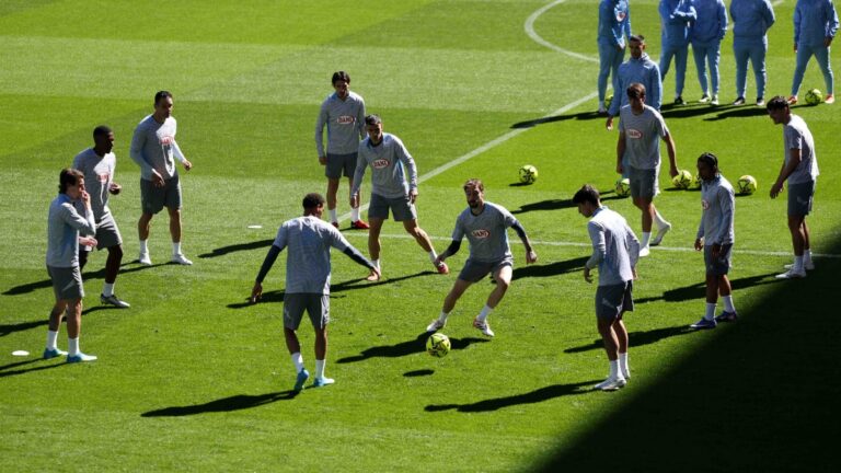El Espanyol termina de preparar el Real Betis - Espanyol en el RCDE Stadium