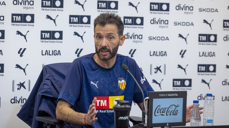 Carlos Corberán: «El Espanyol está haciendo las cosas muy bien» Corberán Valencia