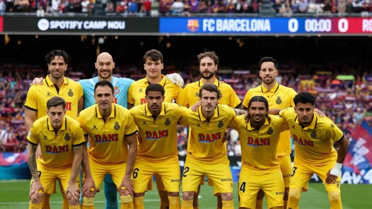 FC Barcelona – RCD Espanyol:El Espanyol regala el derbi (4-1) El Espanyol jugó de amarillo ante el FC Barcelona en el derbi por la jornada retro en LaLiga