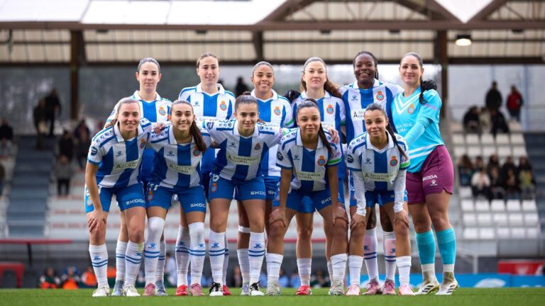 Athletic Club de Bilbao – Espanyol Femenino: La suerte no acompaña en Lezama (2-1) Las jugadoras del Espanyol Femenino lucen un brazalete verde por el día mundial contra el cáncer