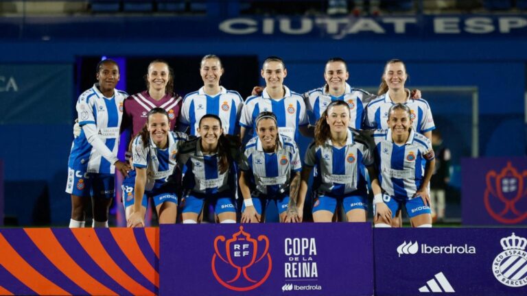 El Espanyol Femenino antes de medirse al Real Madrid en los octavos de final de la Copa de la Reina
