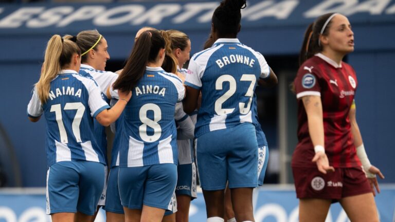 El Espanyol Femenino celebra el gol de Laia Ballesté ante el DUX Logroño