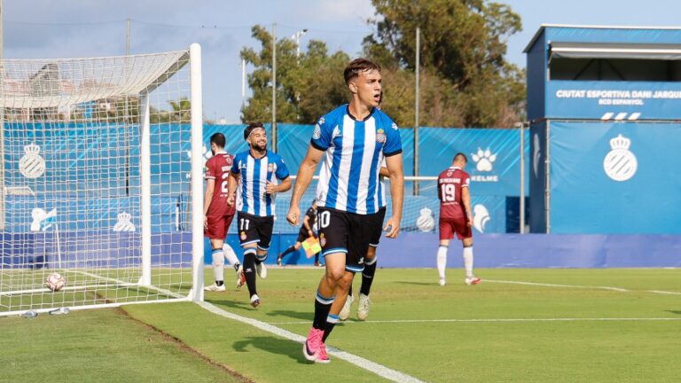 Jan Peries marca el primer gol en el Espanyol B - CD Arnedo