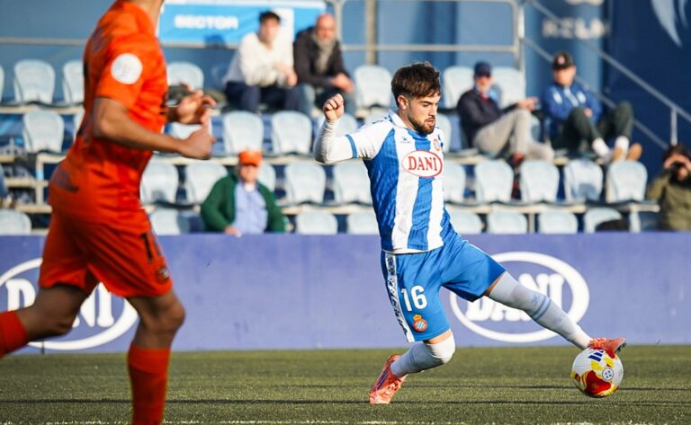 Espanyol B – Torrent CF: Derrotados ante el colista (1-2) Alejandro Santiago, una de los novedades del once del Espanyol B ante el Torrent CF