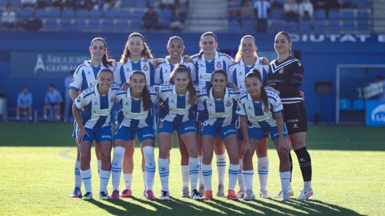 Sara Monforte salió con el once de gala en el Espanyol Femenino - Real Sociedad