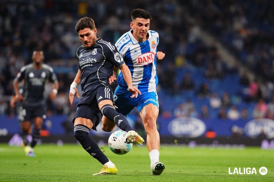 RCD Espanyol - Real Madrid: Vinicius ahonda en la crisis 'perica' (0-2) 1 Rubén Sánchez, novedad en el once del Espanyol ante el Real Madrid