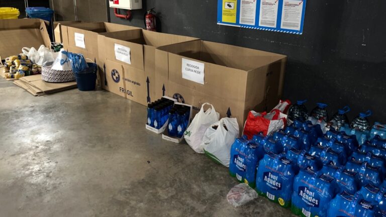 La Curva recogerá alimentos y materiales en el RCDE Stadium