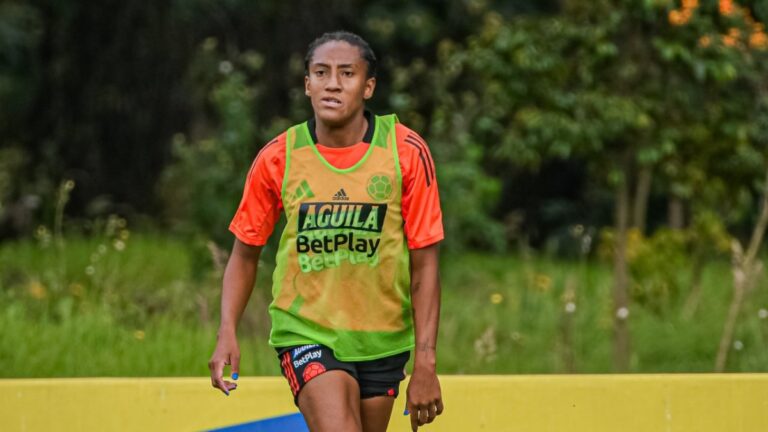 Daniela Caracas entrena con Colombia en Ecuador para la CONMEBOL