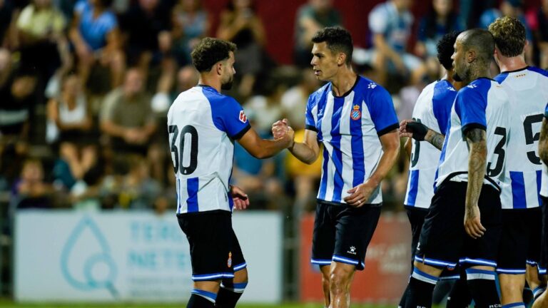 Los nuevos fichajes de Manolo González se estrenan en Olot Marcos Fernández marca el 0-2 en Olot en la pretemporada del Espanyol