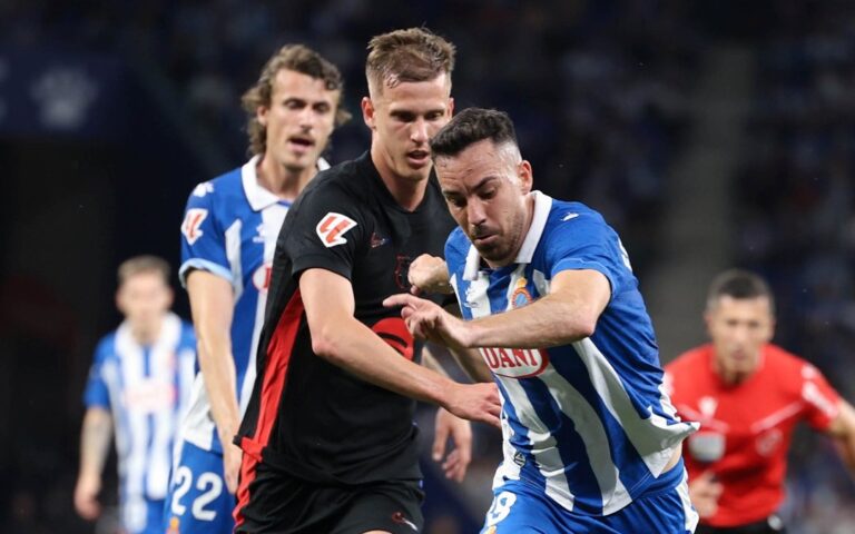 Edu Expósito fue titular en el Espanyol - FC Barcelona