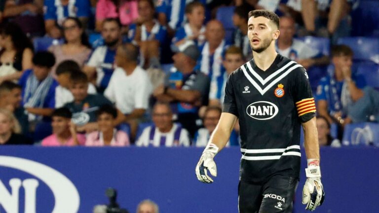Joan Garcia ejerció de capitán en el RCDE Stadium en el Espanyol - Rayo Vallecano