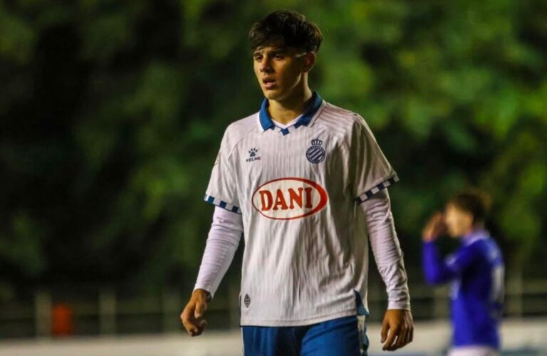 El Espanyol anuncia tres nuevas despedidas en el fútbol base Fran García, jugó con el Espanyol B en la Copa Catalunya