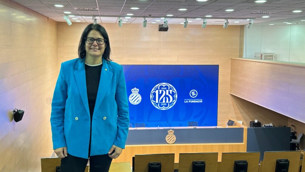 Dolors Ribalta, en la sala de prensa del RCDE Stadium