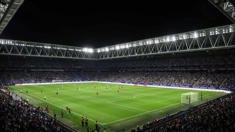 La afición del RCDE Stadium es el jugador número 12 para el Espanyol