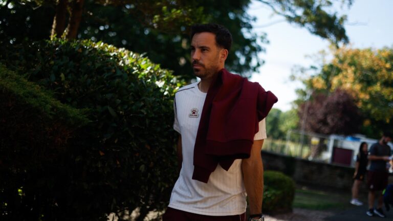 Edu Expósito: «Me siento el mejor jugador que he sido en mi etapa profesional» Edu Expósito, durante la pretemporada en la mini gira de Inglaterra del Espanyol