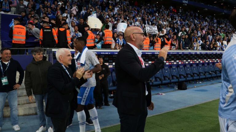 El efecto Monchi activa al Espanyol en el RCDE Stadium Monchi sobre el verde del RCDE Stadium en el Espanyol - Athletic Club