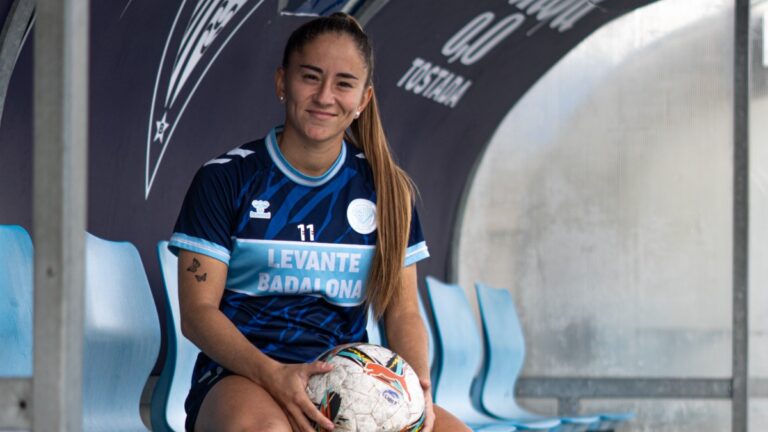 Elena Julve pasó cuatro temporadas defendiendo la camiseta del Espanyol Femenino