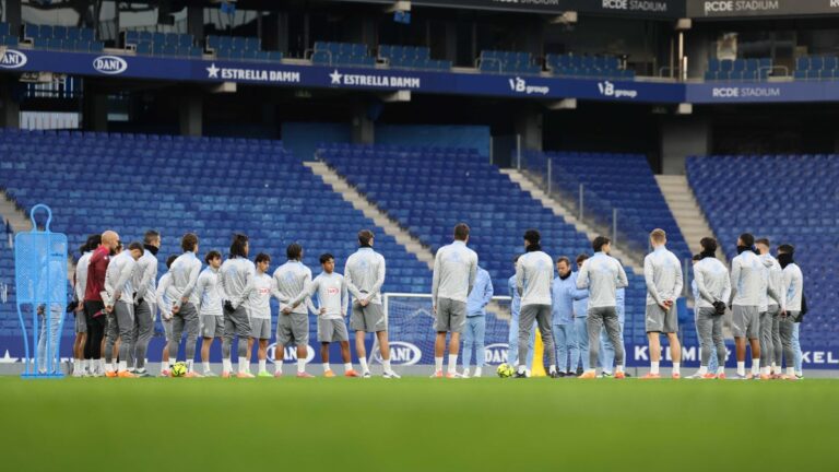 El Espanyol, antes de iniciar un entrenamiento en el RCDE Stadium