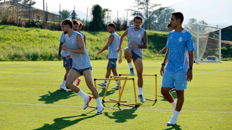El Espanyol realiza un entrenamiento en Navata