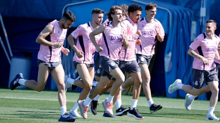 El Espanyol entrena en la CE Dani Jarque