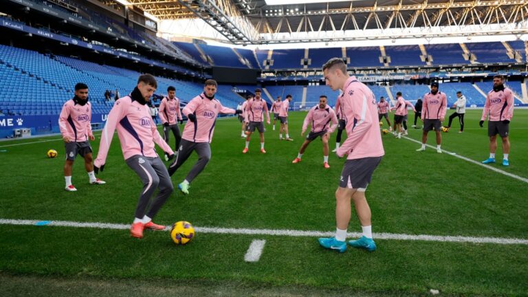 El Espanyol entrena en el RCDE Stadium