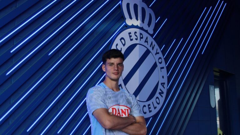 Ferran Gómez, durante la entrevista con 'El 1900' en la CE Dani Jarque