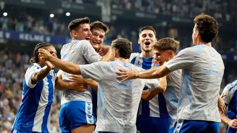 Los jugadores del Espanyol celebran el gol del empate ante el Atlético de Madrid