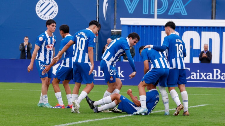 El equipo en la celebración del gol de José Ángel