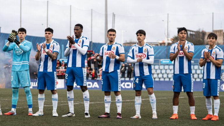 Parte de los titulares del Espanyol B ante el Reus FC Reddis