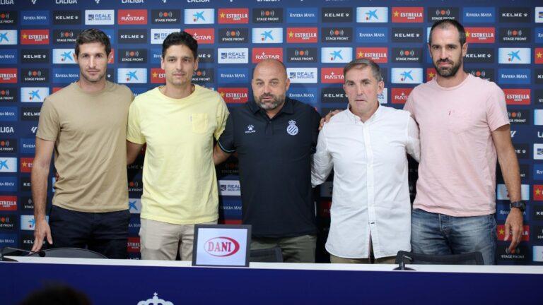 El cuerpo técnico del Espanyol B, durante su presentación