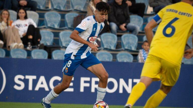 Miguel Carvalho apunta a seguir en la titularidad del Espanyol B ante el Badalona Futur