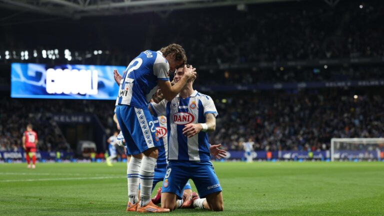 Roberto Fernández marca su cuarto gol en LaLiga en la victoria ante el Rayo Vallecano