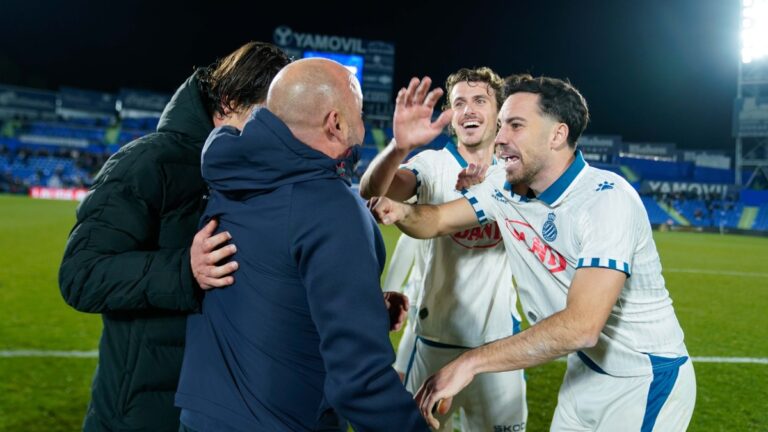 El Espanyol marca la diferencia en LaLiga EA Sports El Espanyol celebra en familia la cuarta victoria seguida en LaLiga