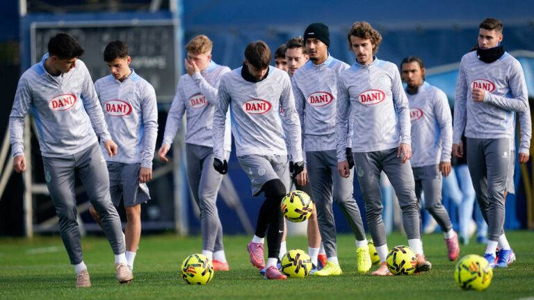 El Espanyol entrena en la CE Dani Jarque