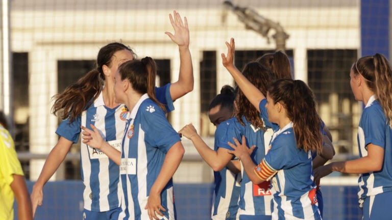 La jugadoras en el último amistoso que jugaron