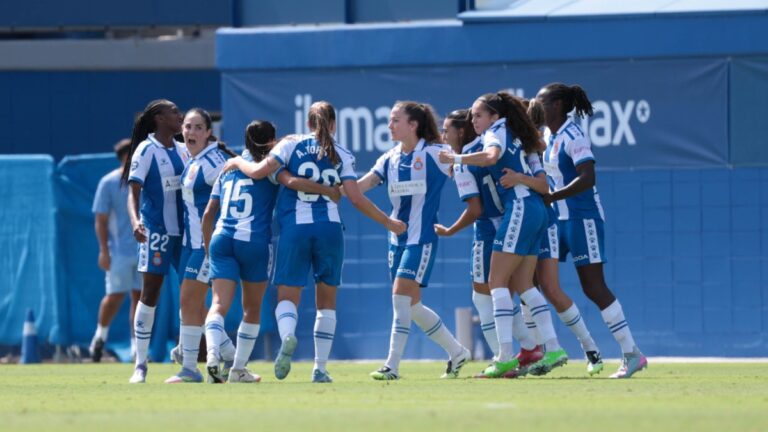 El Espanyol Femenino celebra el gol de Ona Baradad ante el Deportivo Abanca