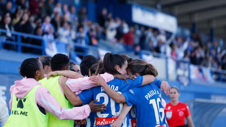 Las jugadoras del Espanyol Femenino demuestran ser una piña en la CE Dani Jarque