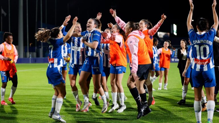 Las jugadoras del Espanyol Femenino celebran una victoria en la CE Dani Jarque