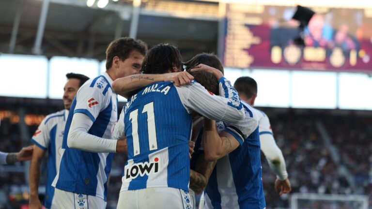 El Espanyol se adelanta en el Ciutat de València con un gol de Carlos Romero