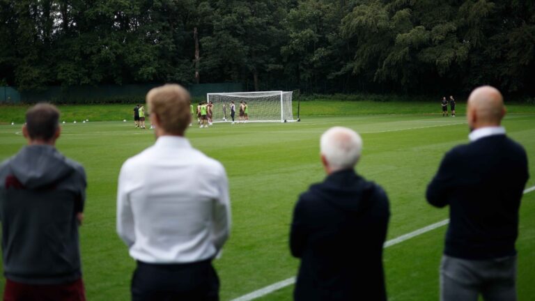 Alan Pace, en la Ciudad Deportiva del Burnley durante la mini gira del Espanyol en Inglaterra