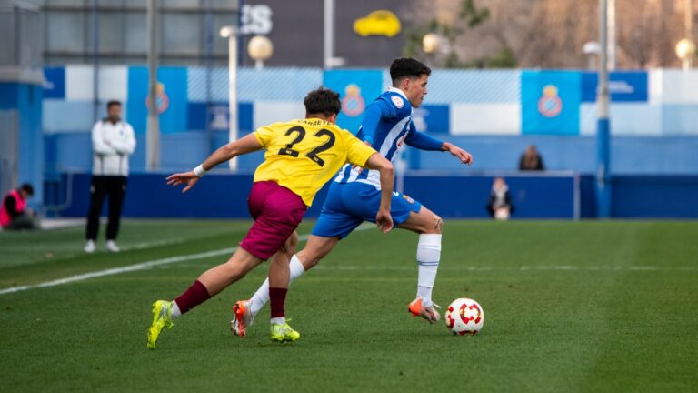 José Ángel López volverá al lateral derecho del Epsanyol B ante el RCD Mallorca B