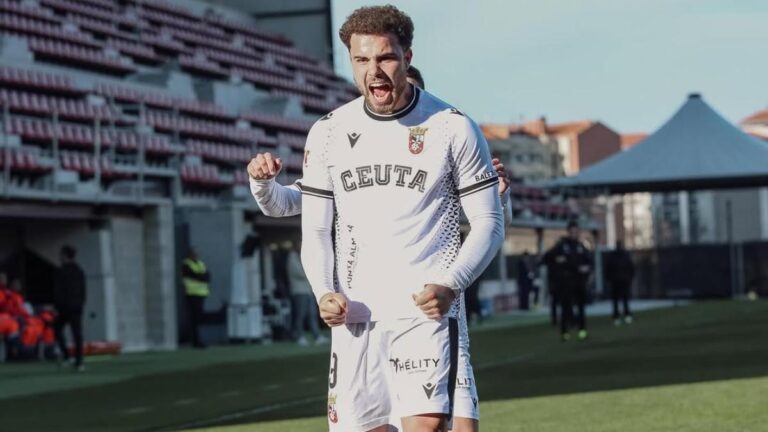 El Espanyol no regalará a Marcos Fernández Marcos Fernández, en un partido de Segunda división con la AD Ceuta