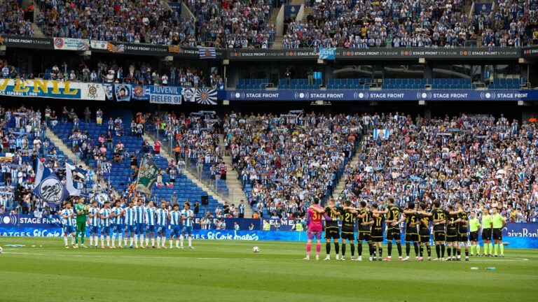 Instantes antes de dar inicio el Espanyol - Real Oviedo