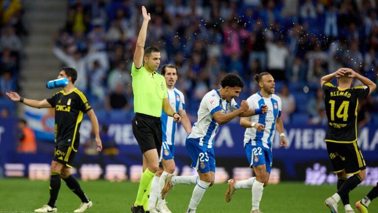 El colegiado del Espanyol - Real Oviedo anula el tanto de Dani Calvo