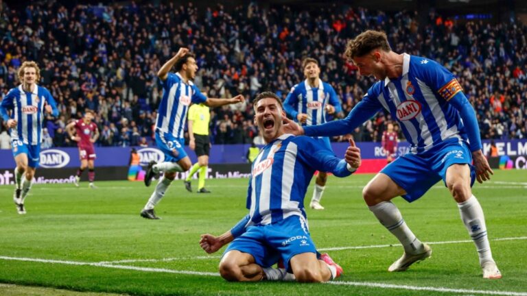 Roberto Fernández anotó el gol de la victoria ante el Real Valladolid