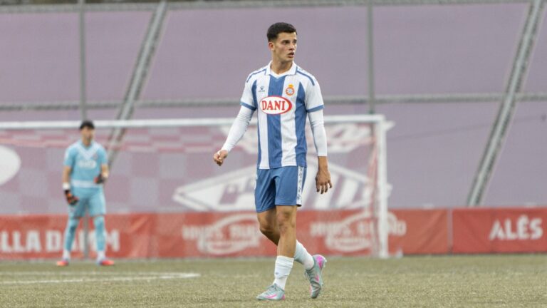 Ferran Gómez, ausente con el Espanyol B para reforzar al primer equipo Ferran Gómez, titular en la goleada del Espanyol B en Terrassa