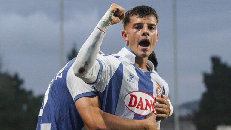 Ferran Gómez gana puntos para viajar a San Mamés Ferran Gómez celebra su gol contra el Atlètic Lleida