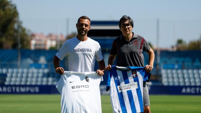 Encuentro de entrenadores previo al Espanyol Femenino - FC Badalona Women de Liga F