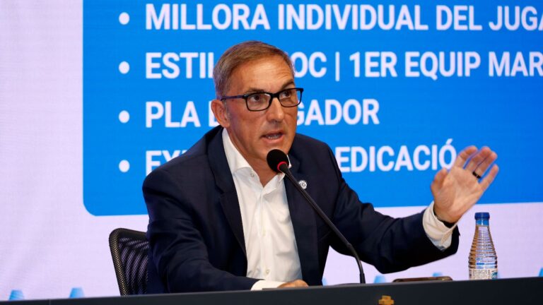 Fran Garagarza, en el auditorio Juan Segura Palomares del RCDE Stadium